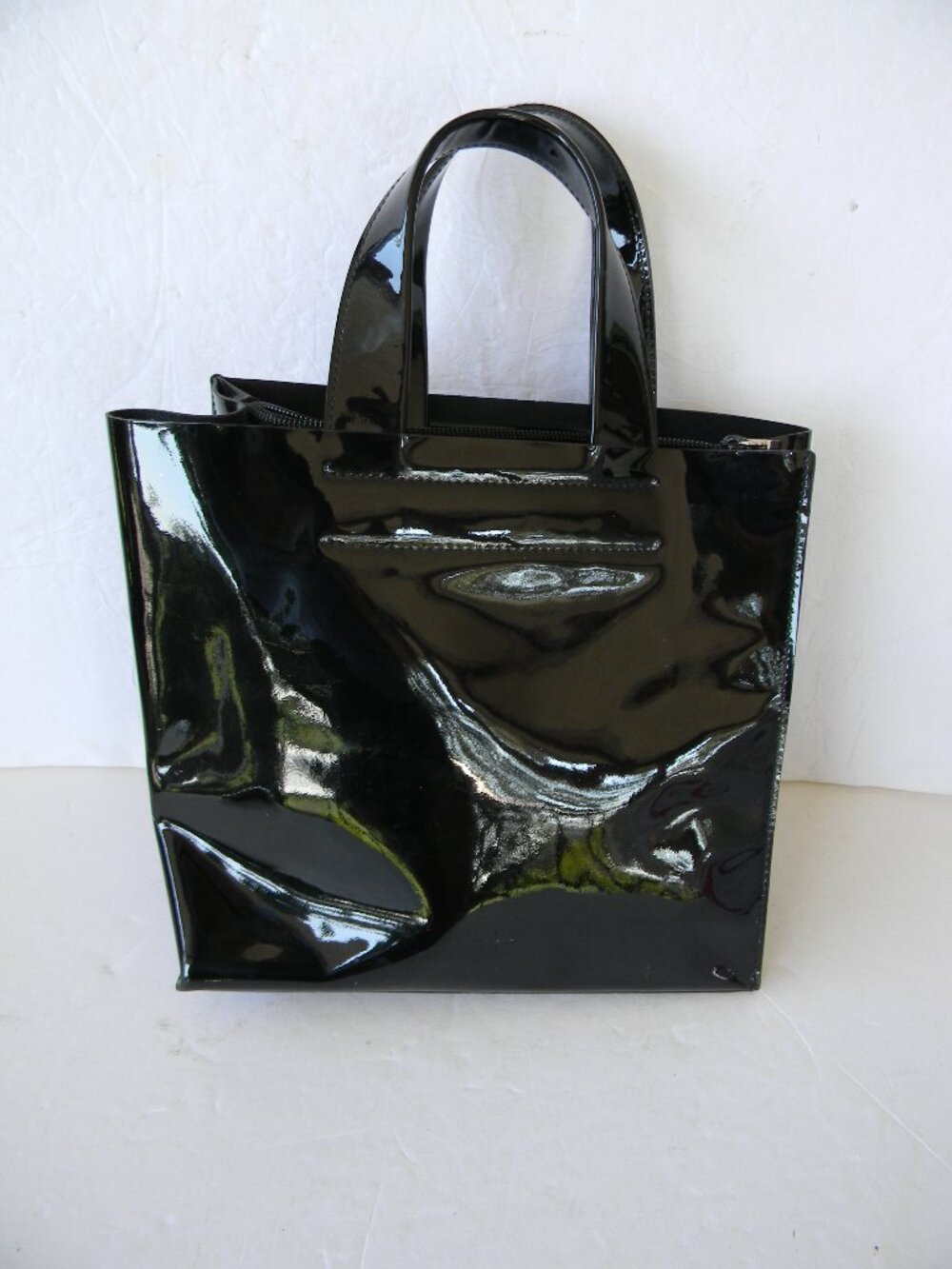 FURLA MADE IN ITALY MEDIUM BLACK PATENT TOTE CARRY-ALL